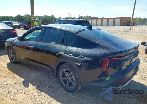 2025 Kia K4 Lxs из США, поврежденный, VIN 3KPFT4DE2SE094715